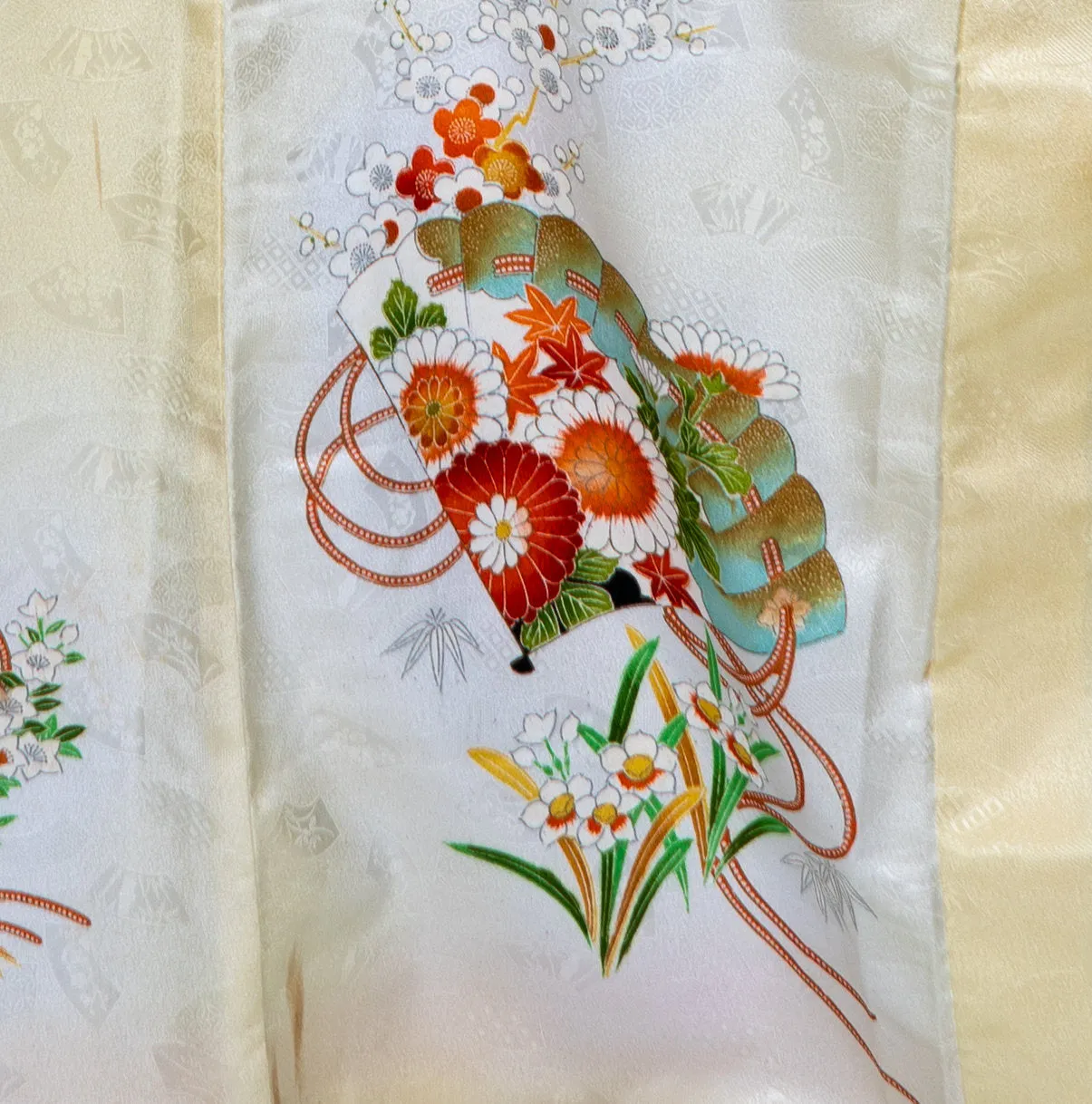 Light Yellow Houmongi with Fans and Gorgeous Flowers, Chrysanthemum Cherry Blossoms Sakura Leaves