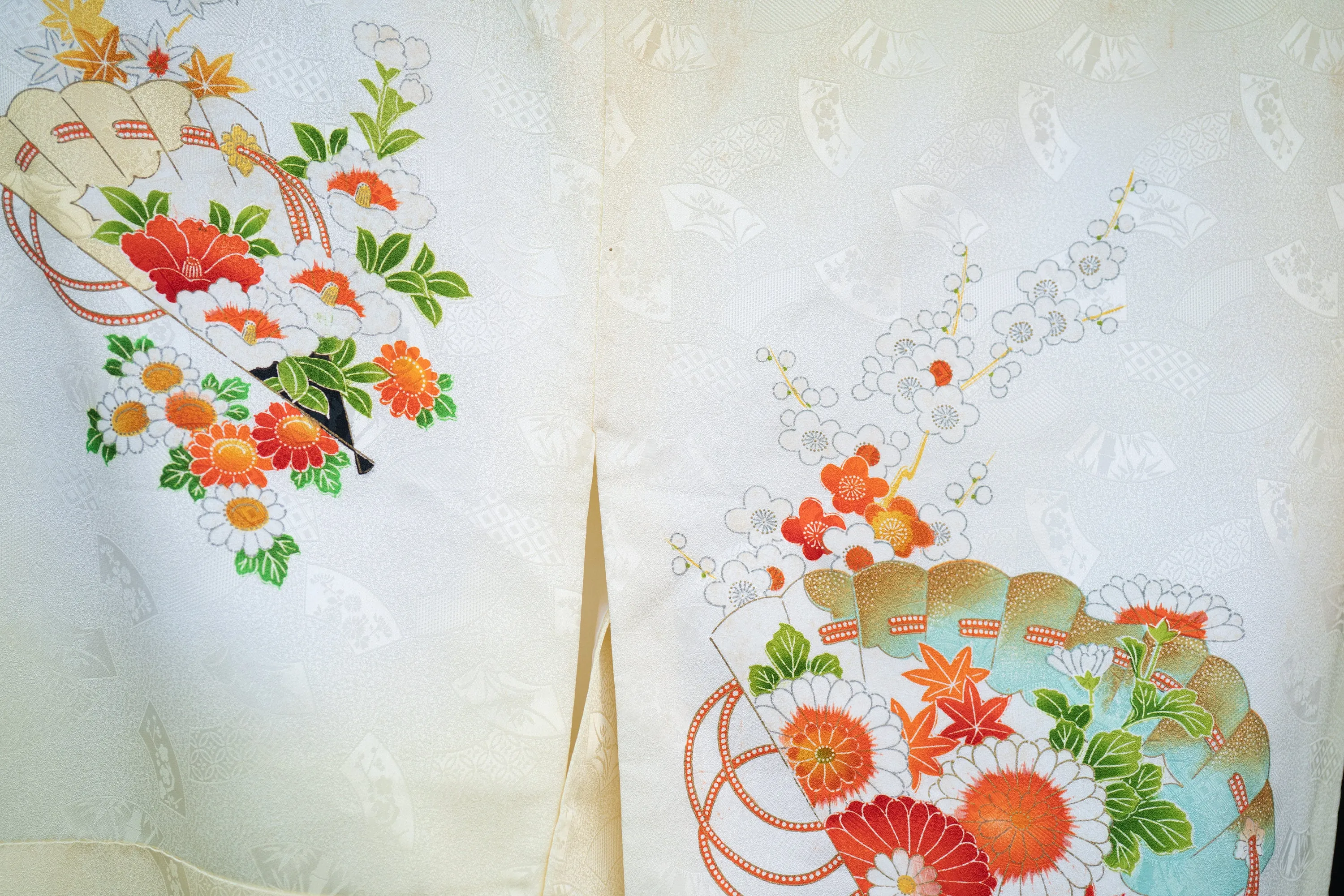 Light Yellow Houmongi with Fans and Gorgeous Flowers, Chrysanthemum Cherry Blossoms Sakura Leaves