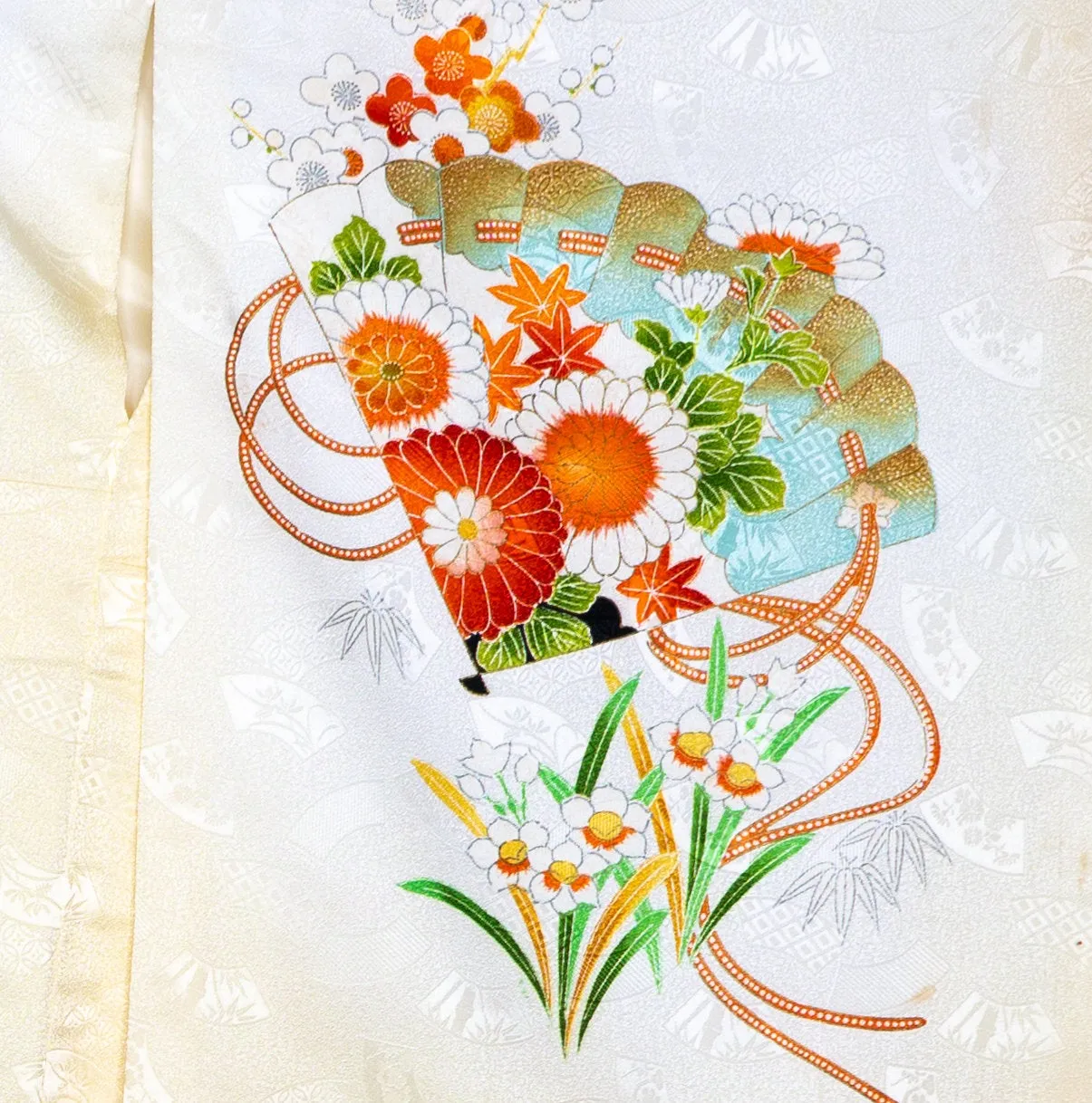 Light Yellow Houmongi with Fans and Gorgeous Flowers, Chrysanthemum Cherry Blossoms Sakura Leaves