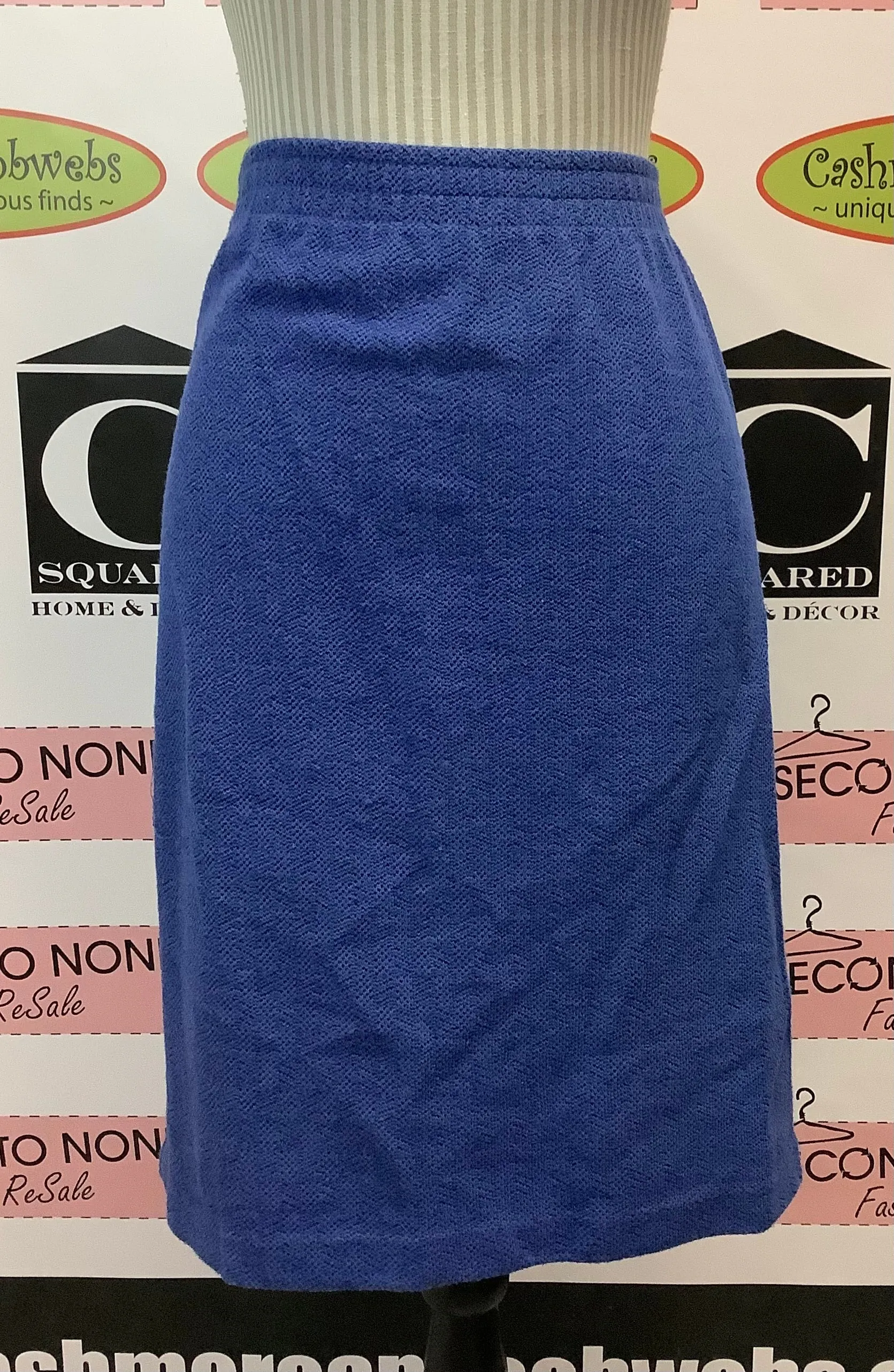 Vintage Weekender Skirt Suit (Size XL)